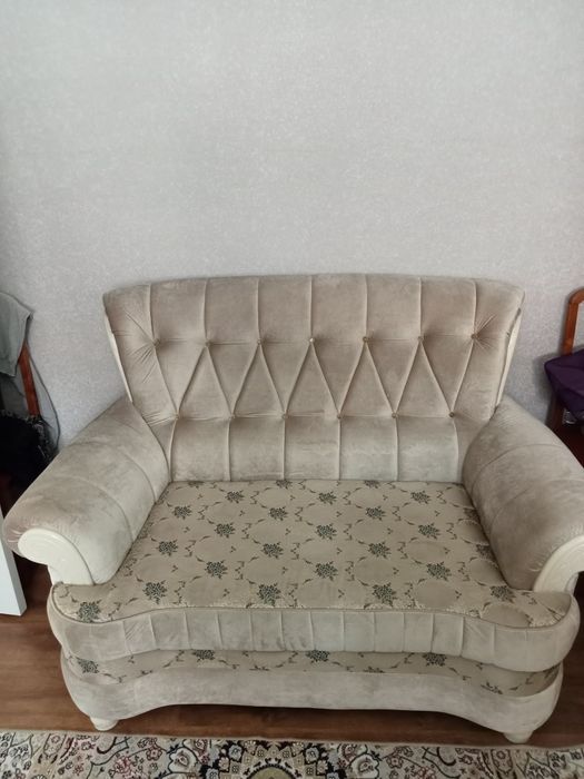 Диван и два кресла