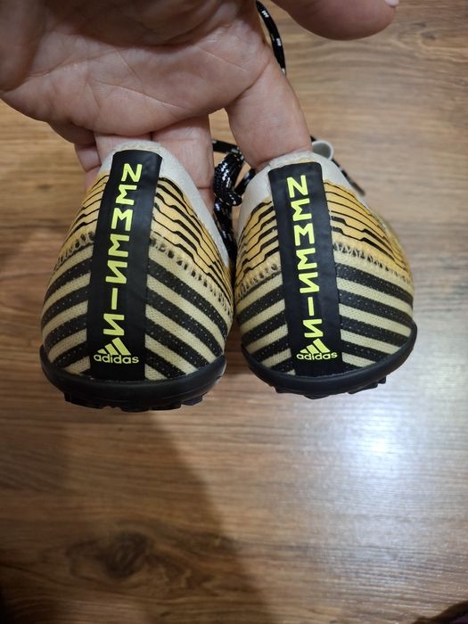 Бутсы сороконожки продам