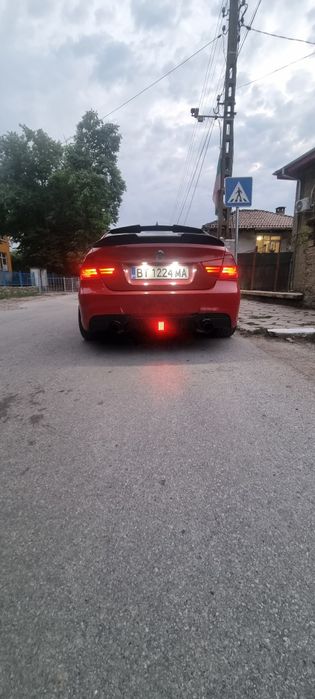 Продавам бмв е90 330д