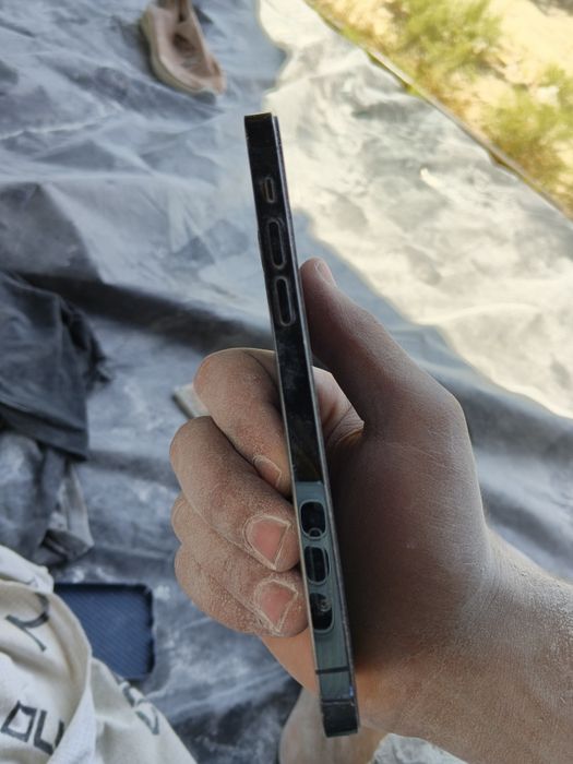iPhone 12 pro sotiladi