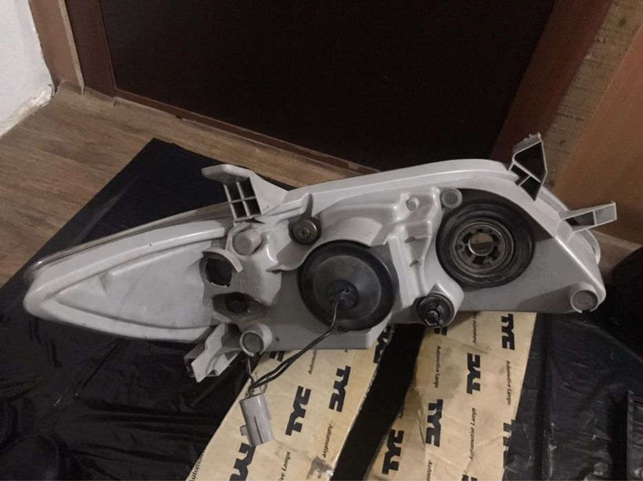 Продам фару камри 40