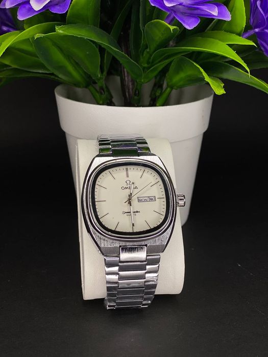 Omega   кварцевый