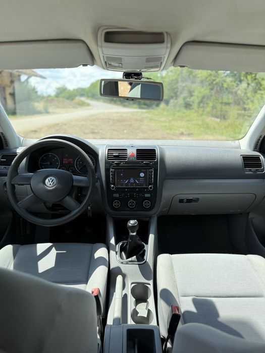 Golf V de vanzare fac si schimburi +/-