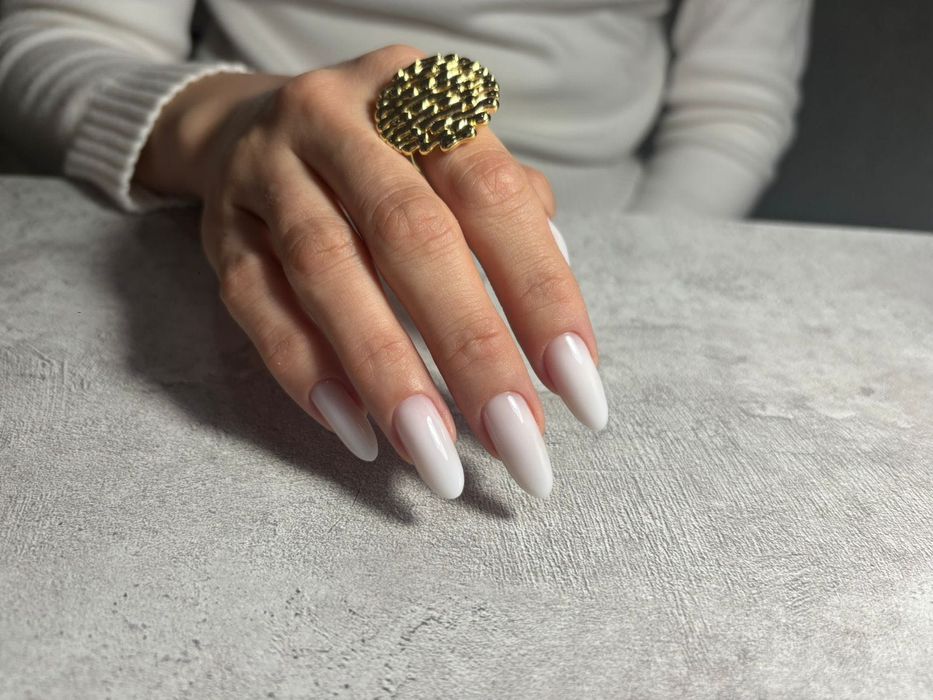 Маникюр и педикюр