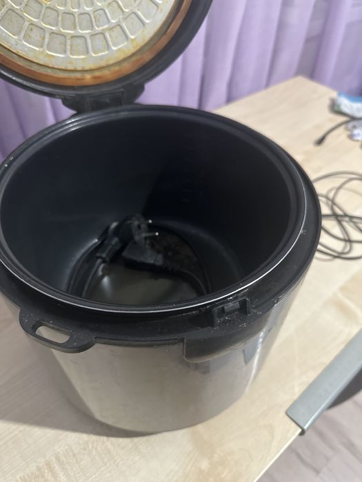 Мультиварка Redmond рабочая