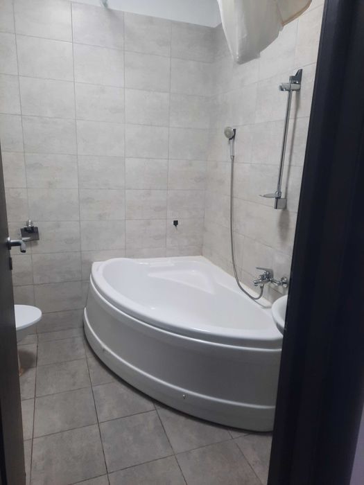 Inchiriez ap 2 cam Militari Residence