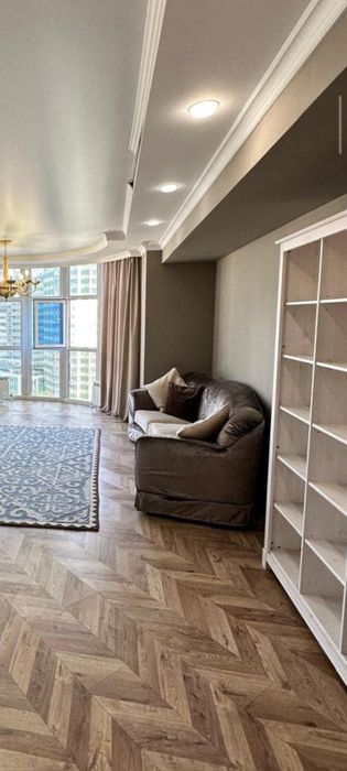 Диван итальянский полукруглый