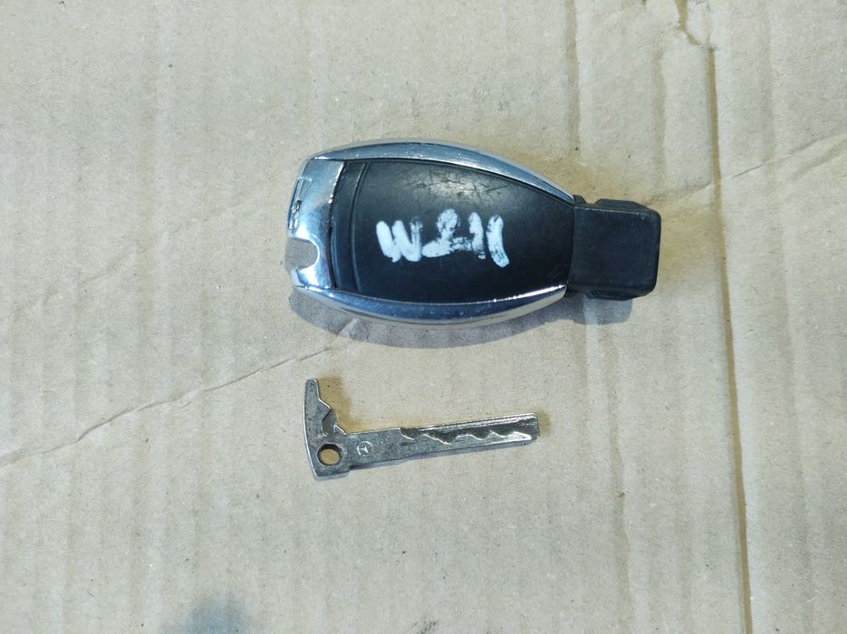 Ключ за Mercedes E class W211 Оригинал Ключ Рибка Мерцедес