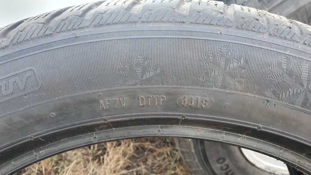 Гуми 275/45/20 зимни semperit