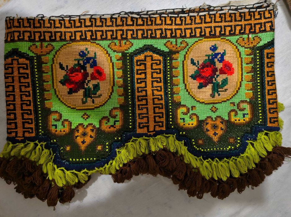 Draperie țesută manual