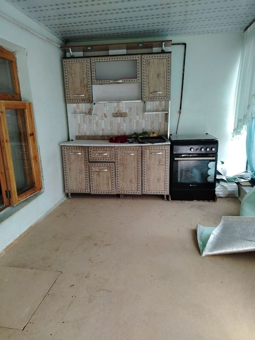 Uy sotiladi tayyor holatda yashab turilgan uy.