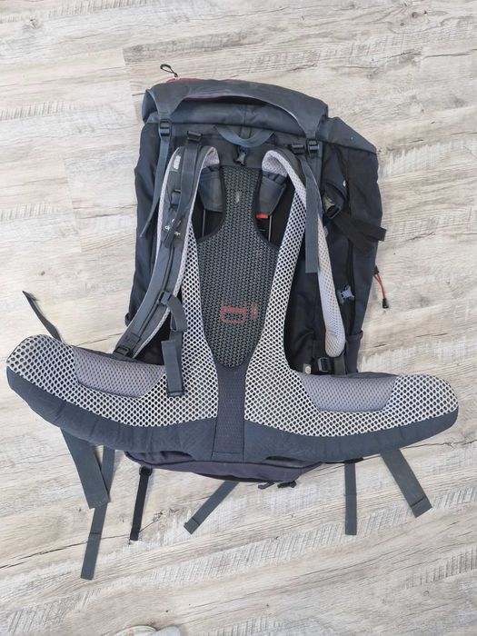 Vând rucsac Deuter Futura Vario 45+10 SL – marime XS/S - damă