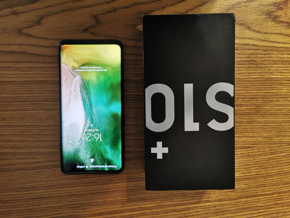 Смартфон Samsung Galaxy S10+