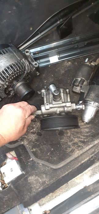 Pompa servo Mercedes ml r w164