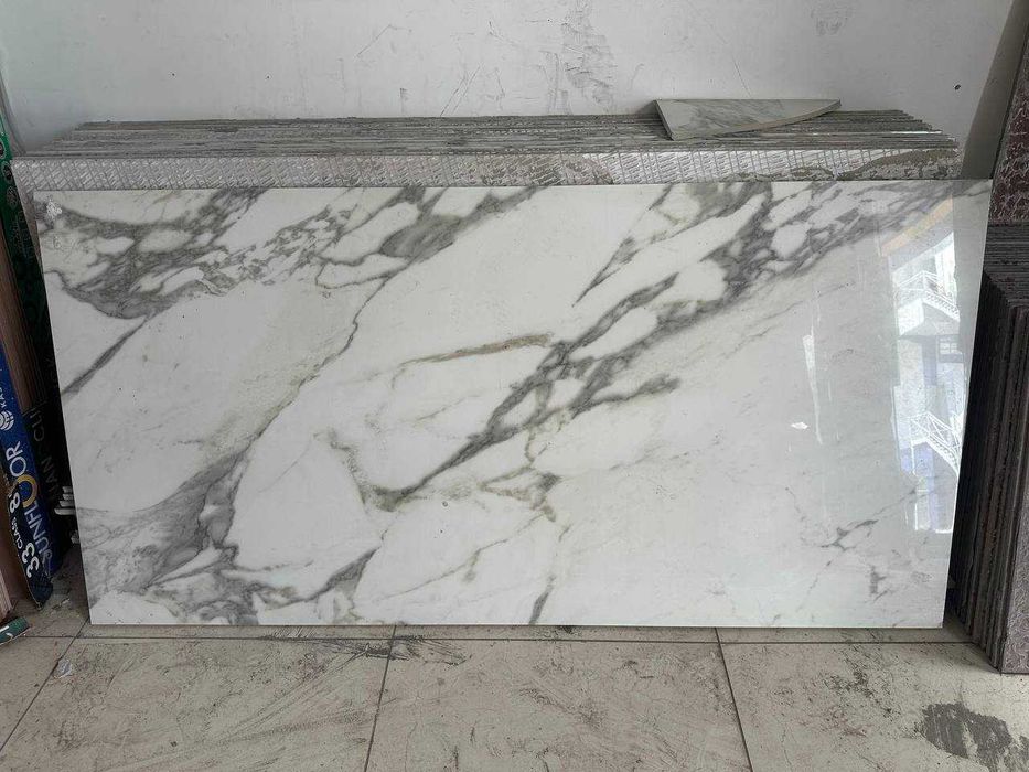 Кафель б/у . Размер 160 * 80 толщина 1,2 . Производство Иран . 22 кв.
