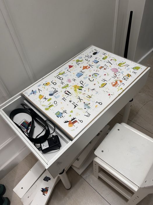 Продам стол детский качественный