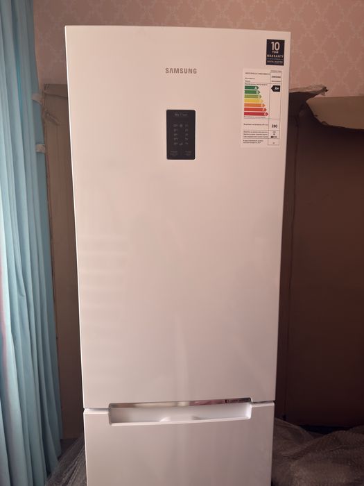 Холодильник Samsung RB33A32N0WW/WT белый