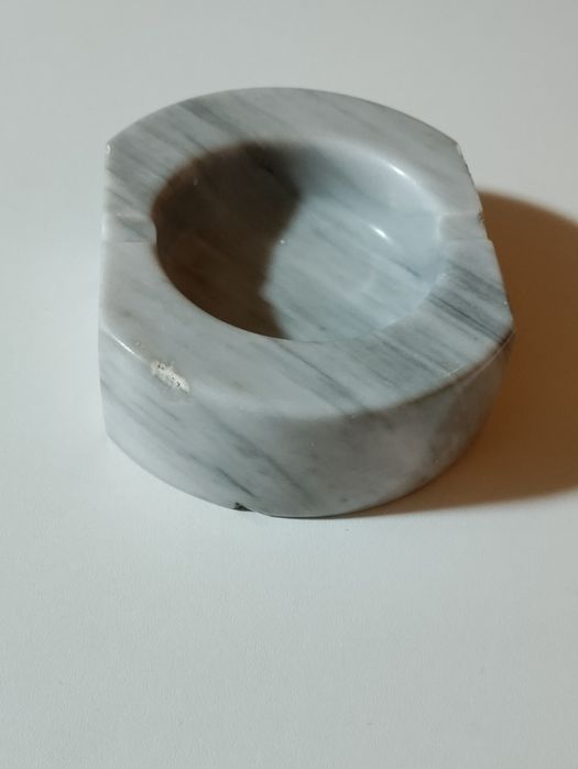 Старинни съдове - стъкло, мрамор и порцелан