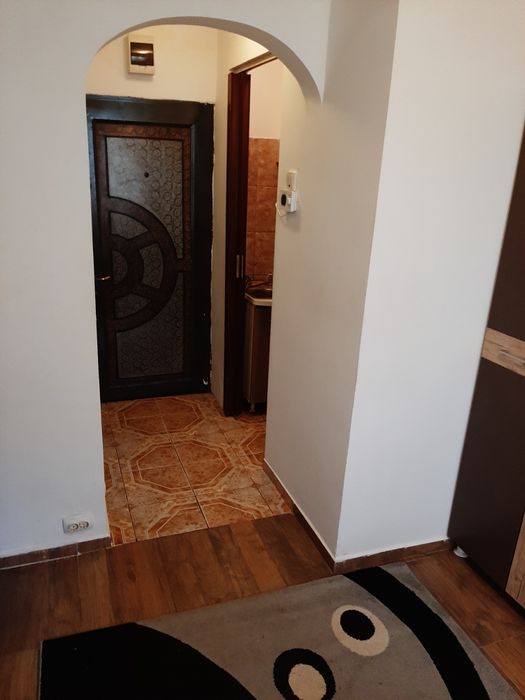 Închiriez camera de cămin transformata în garsoniera - situata lângă jumbo