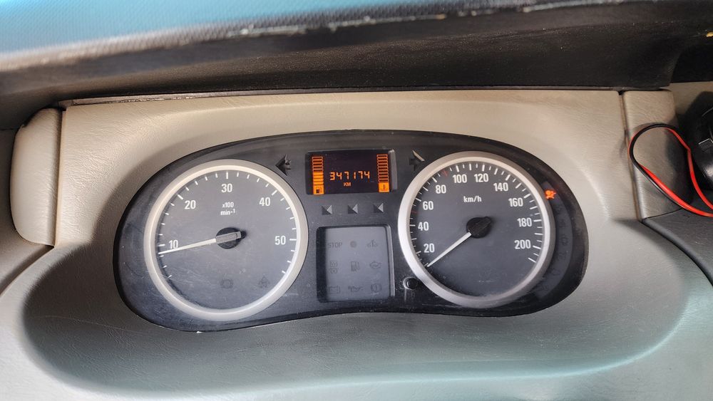 Opel vivaro 2009 - 2.0 cdti 114 cp