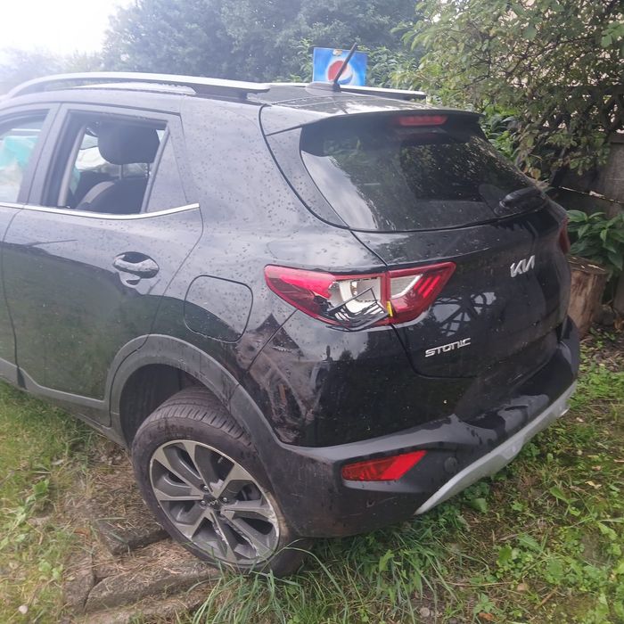 Kia stonic avariat