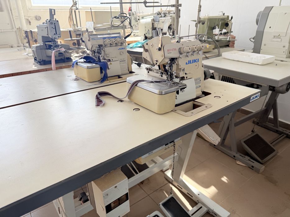 Masina de surfilat industriala Juki 4/5 fire cu servo motor