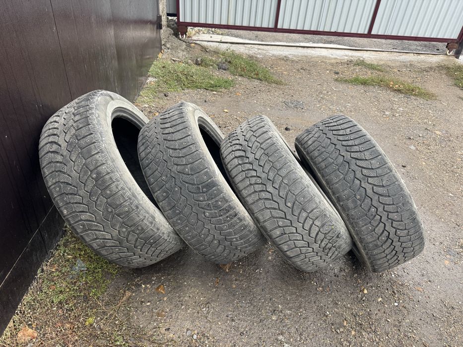 Продам б/у Резину зимняя сшипами