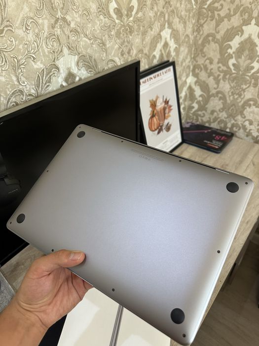Macbook Air, M1 в идеальном состоянии!Гарантия , работает отлично!