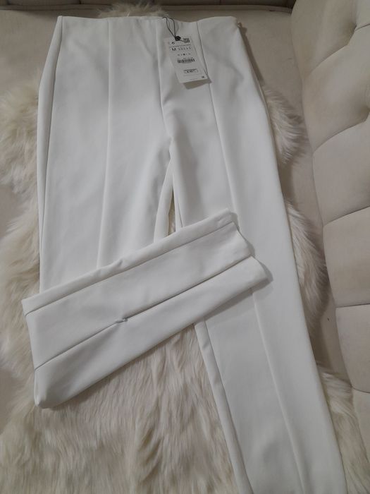 Pantaloni eleganți cu talie înaltă șliț la glezna mărimea M Zara