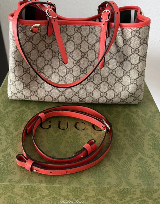 GUCCI Emblem tote