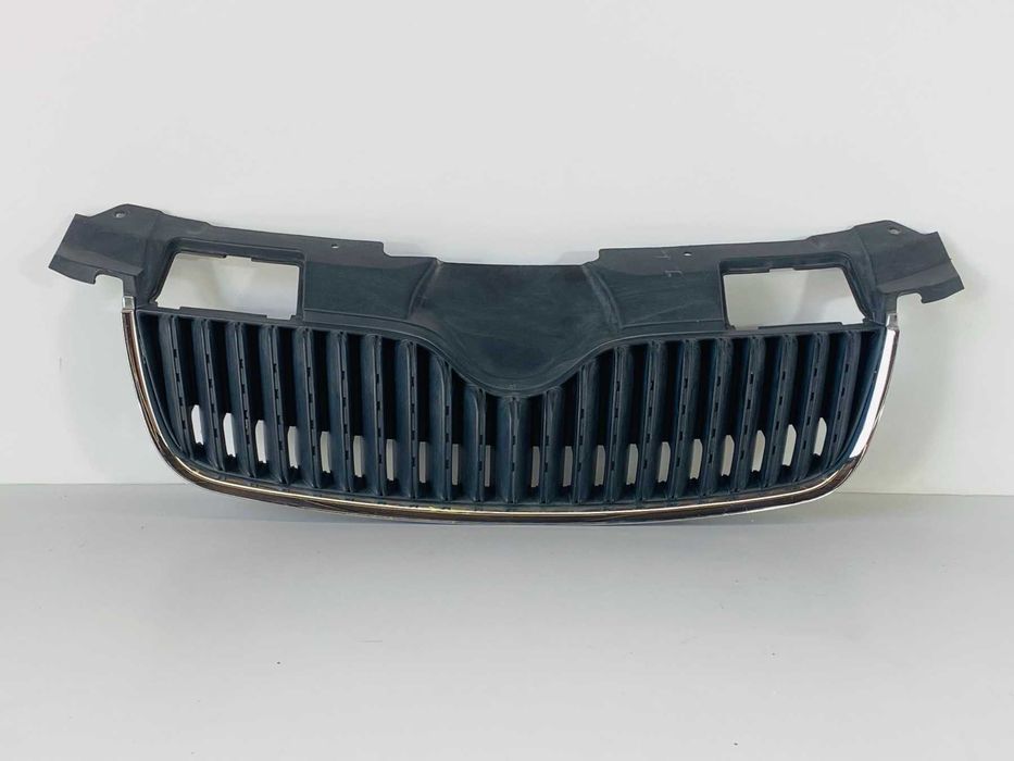 решетка радиаторна Skoda Roomster 2006-2011 г. #1049V