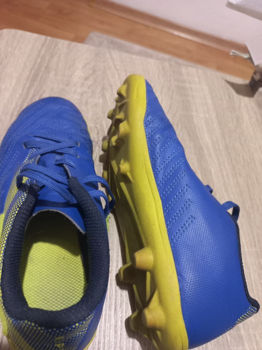 Adidas cu crampoane ,fotbal,băieți mărimea 30