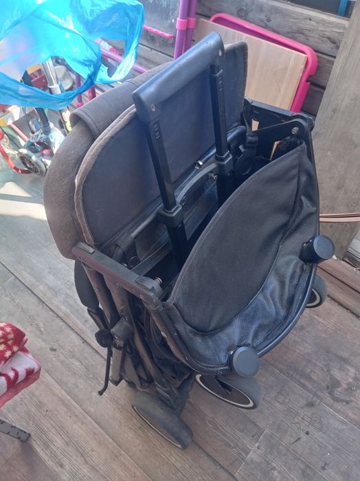 Продам прогулочную каляску