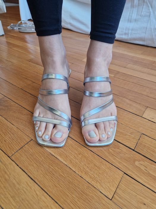 Сандали на нисък дебел ток 37 номер