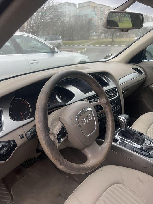 Vind Audi A4 B8 anul 2009