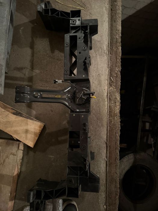 Телевизор на Geely Atlas