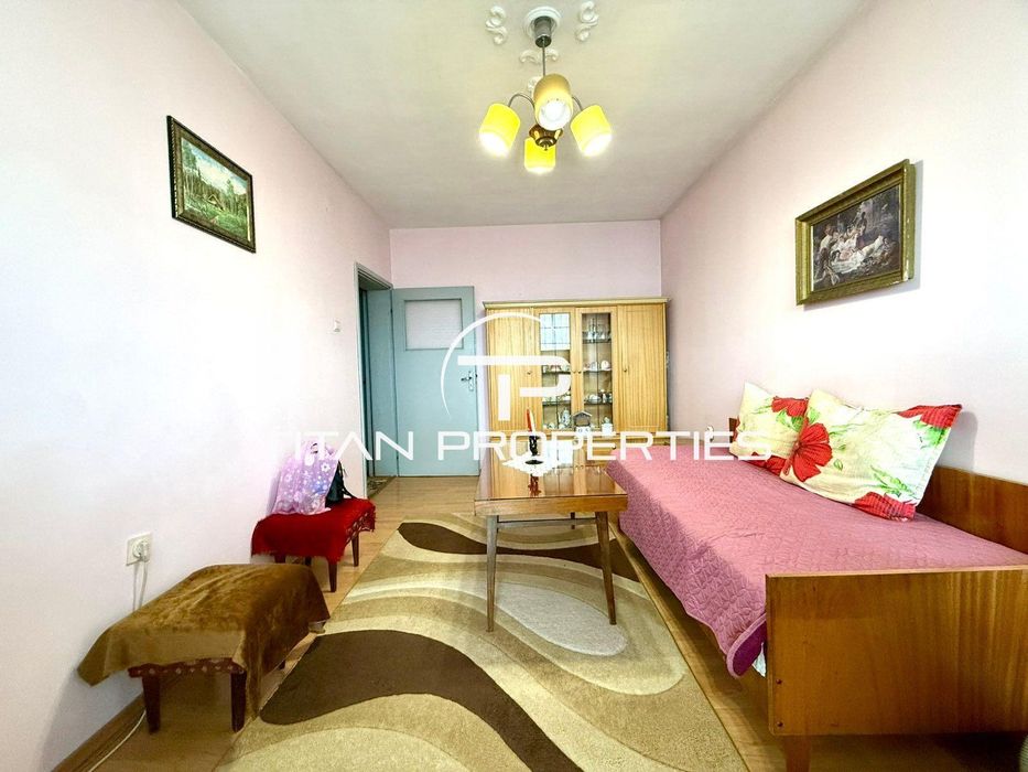 Многостаен апартамент за продажба в кв. Каменица 2