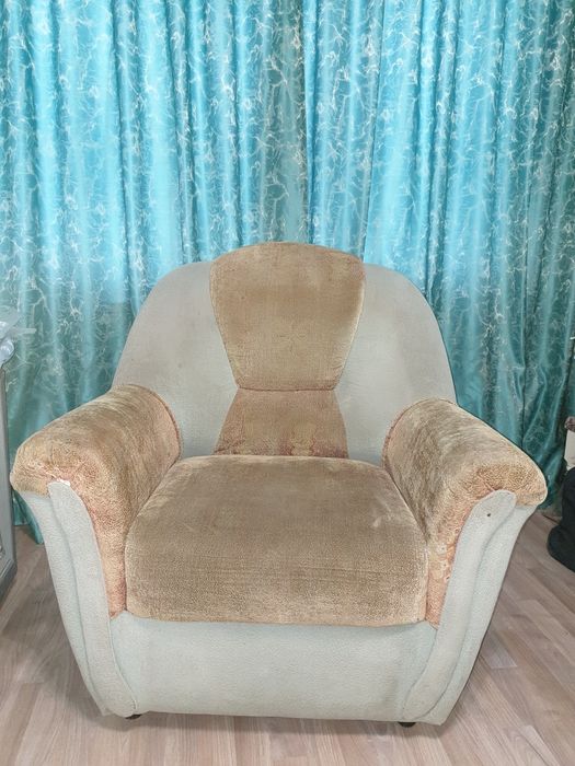 Кресло для гостиной
