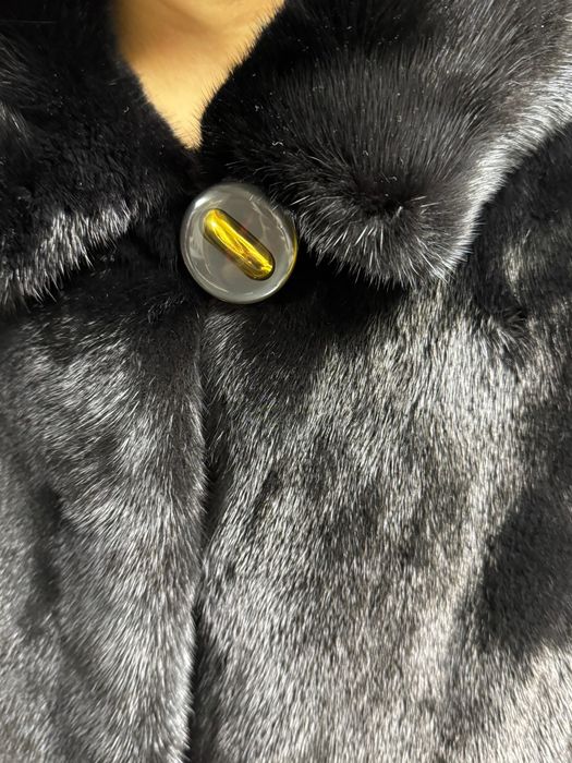 Продам норковую шубу