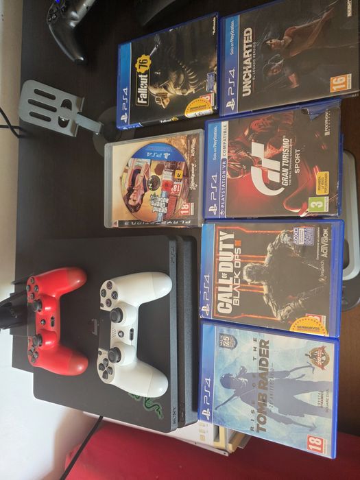Vând PlayStation 4 Slim, 500GB