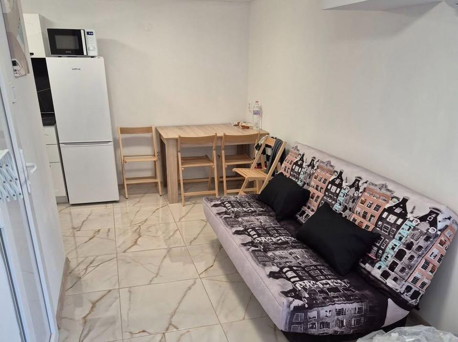 Дава се под наем Двустаен апартамент в Варна, Бриз - 40 кв.м за 400 € - Снимка #1