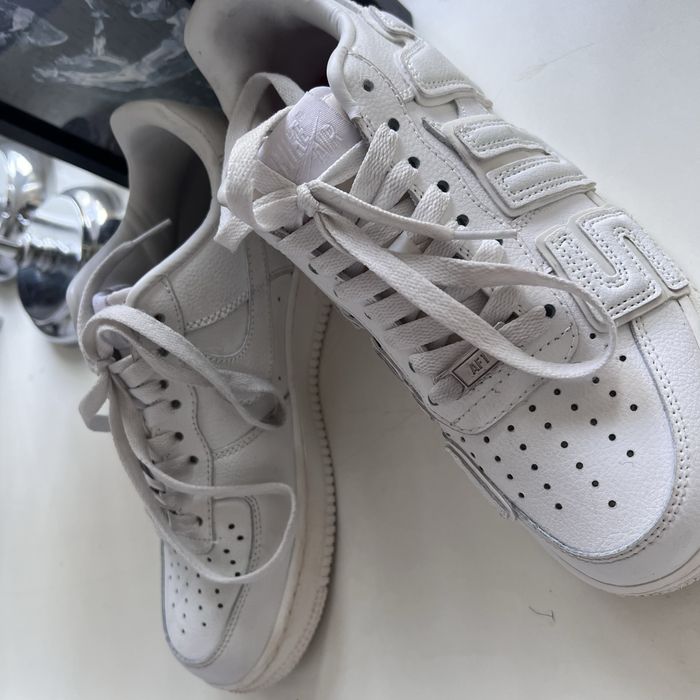 Кроссовки белые Nike