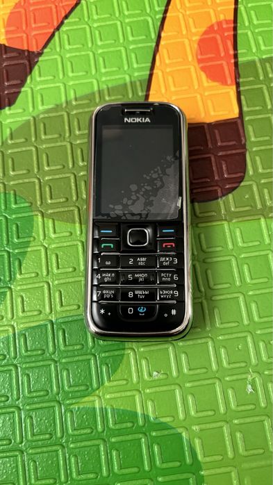 Телефон Nokia 6233.