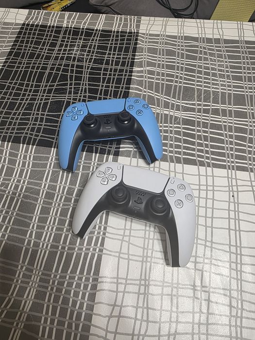 Продавам PlayStation 5 Slim с дисково устройство перфектно състояние с гаранция!