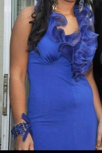 Продавам официални дълги рокли