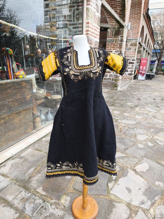 Автентичен самоковски сукман