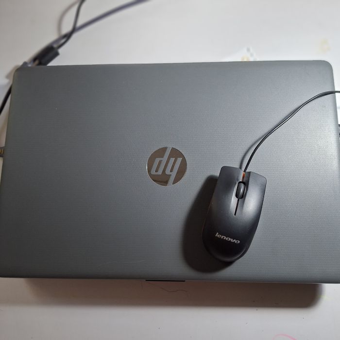 Ноутбук HP бывший в употребление. Полностью рабочий,имеется дисковод