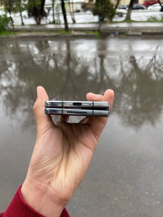 Samsung galaxy z fold 4 5g 12/256gb holati ideal