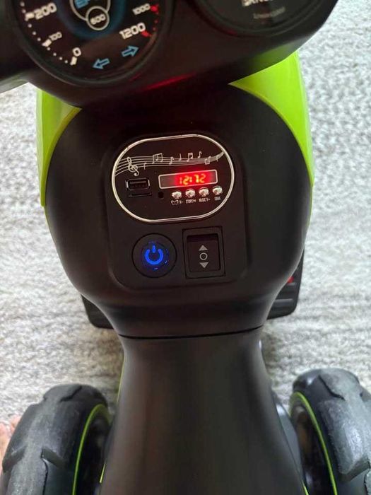 Vând motocicletă electrică pentru copii