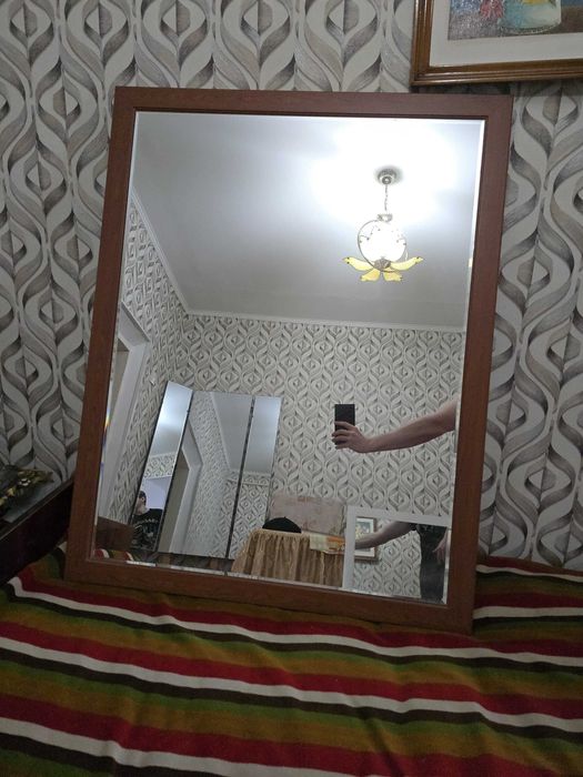 Продам зеркало настенное